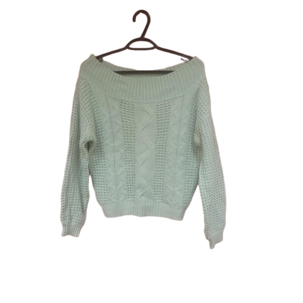 #066 UK2LA Mint green 💚 sweater